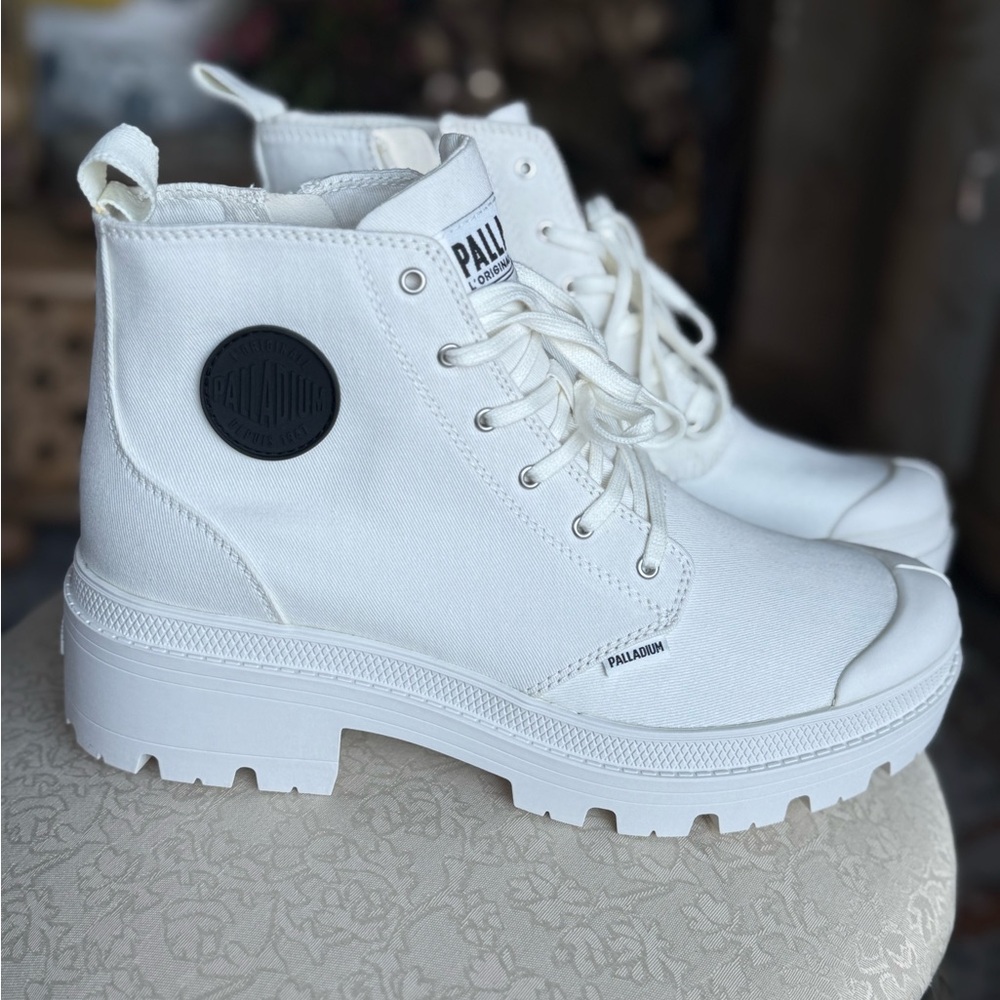 Palladium Women's White Canvas Boots NEW cool sneakers combat style boot - Picture 3 of 14